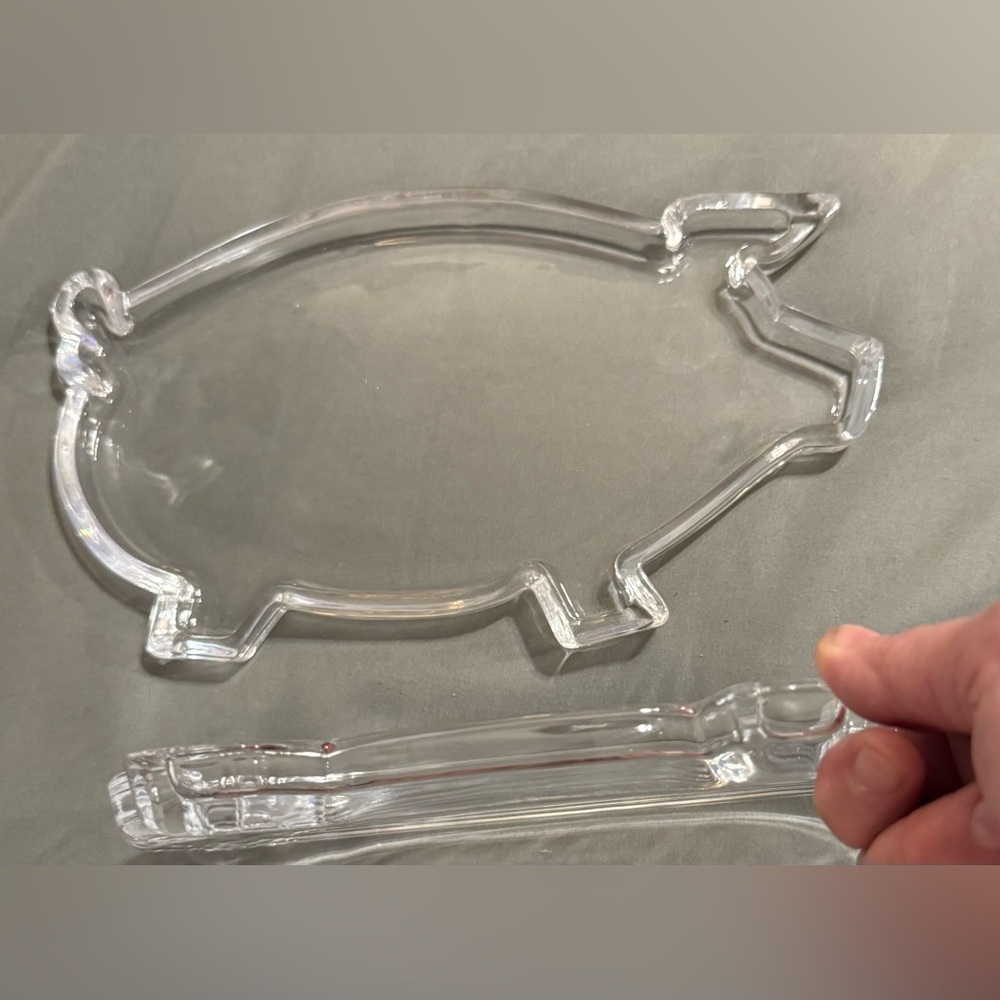 1 pig glass pig plate. 6”x11”